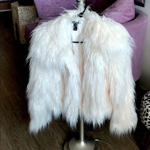 Faux fur jacket creme color Forever 21